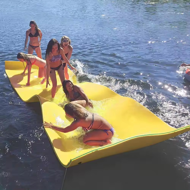 ขนาดที่กําหนดเอง สี Foam Floating Mat ทนต่อน้ํา